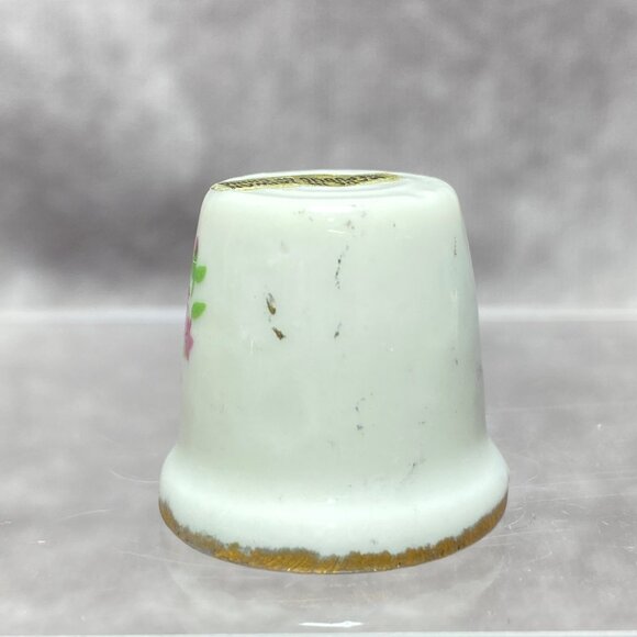 Porcelain Cardinal Bird Thimble With Floral Design Sewing Collectible - Picture 4 of 9